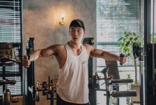 贵州肌肉男模(肌肉男模板)