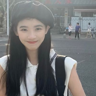 贵州商务伴游带客户去看海豚表演