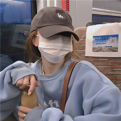 贵州伴游女生钟离镜心的资料