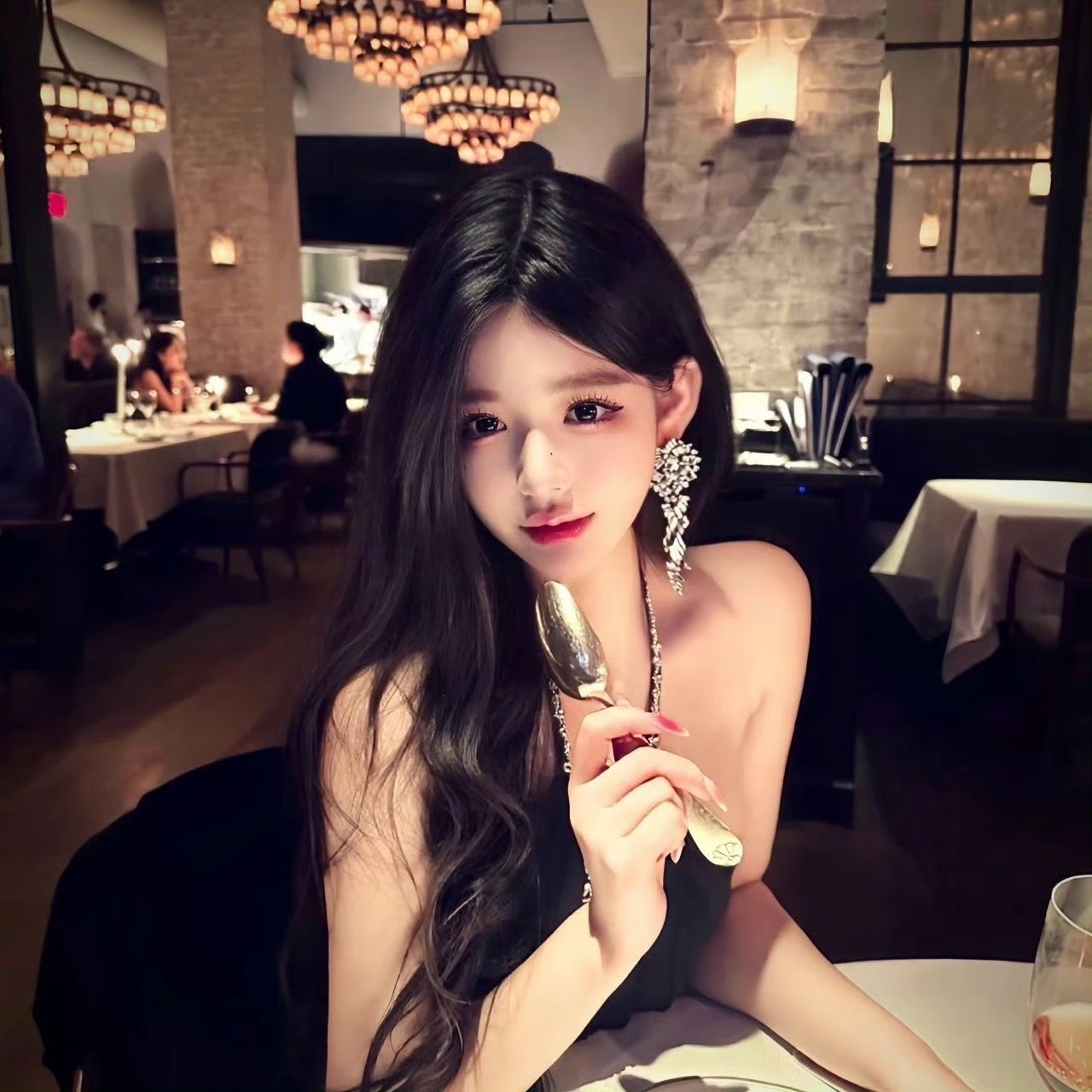 贵州伴游女生蓝盈盈的资料